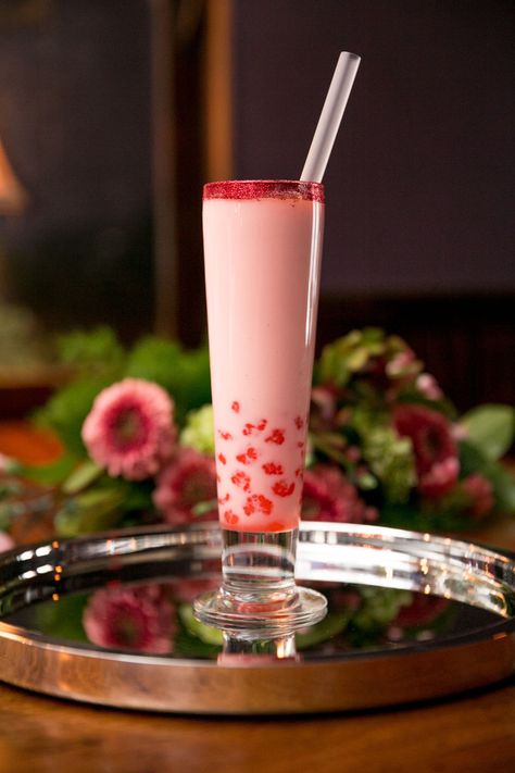 Campari-Infused Tapioca Boba - ELLEDecor.com Fruity Cocktail Recipes, Unicorn Frappuccino, Boba Bar, Spring Cocktails Recipes, Brunch Drinks, Sweet Cocktails, Colorful Cocktails, Pink Cocktails, Spring Cocktails