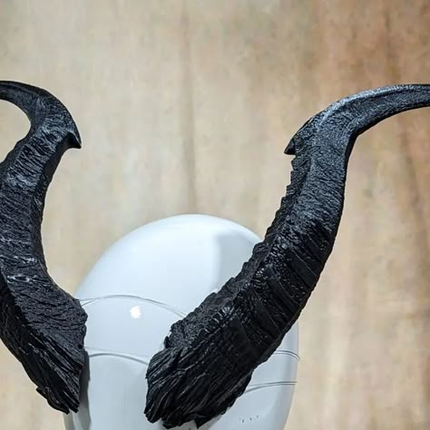 Chaos Costumes on Instagram: "The addition of the Alfira horns to my Baldur's gate collection is now available! I'm really pleased with how the texture turned out. Swipe to see me wearing them. Link in stories and bio." How To Make Horns, Demon Horns Cosplay, Horn Types, Ibex Horns, Horns Ideas, Horns Aesthetic, Maleficent Oc, Fantasy Horns, Horns Art