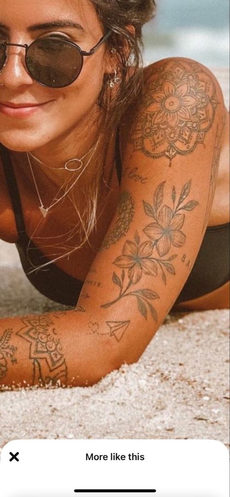 Hippie Girl Tattoos, Tropisches Tattoo, Boho Tattoo Ideas, Boho Tattoo, Bohemian Tattoo, Woman With Tattoos, Hippie Tattoo, Feminine Tattoo Sleeves, Boho Tattoos