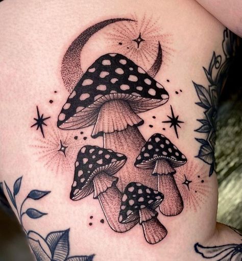 Mushroom Tattoo Ideas, Insta Tattoo, Fall Tattoos, Mushroom Tattoo, Autumn Tattoo, Garden Tattoos, Goth Tattoo, Mushroom Tattoos, Wicked Tattoos