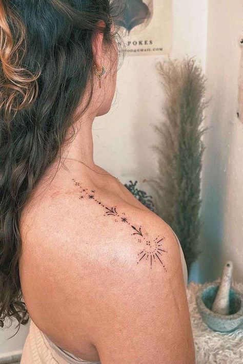 Right Wrist Tattoos For Women, Line Shoulder Tattoos For Women, Shoulders Tattoo Women, Line Work Shoulder Tattoo, Top Of The Shoulder Tattoos For Women, Tatoos Woman Shoulder, Shoulder Tattoo Minimalist, Cute Shoulder Tattoos For Women, Shoulder Simple Tattoo