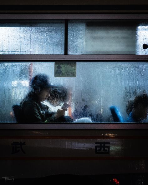 ITAP of a bus window by teemusphoto . . . . #photos #amazingworld #world #amazingphotography #amateurphotography #photography #incrediblephotos Barry Berkman, Bus Window, Rainy Window, Bus Art, Window Photography, Bill Hader, Photography Artist, Cinematic Photography, Street Photo