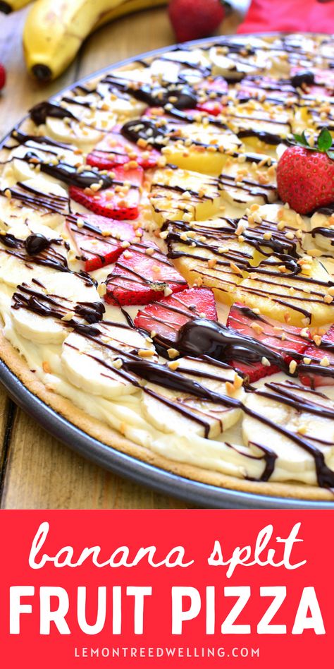 Brownie Banana Split Dessert, Banana Split Breakfast Bar, All Fruit Recipes, Banana Split Brownie Pizza, Banana Pizza Dessert, Healthy Desserts For Birthday, Fruit As Dessert, Fancy Fruit Platter Ideas Easy, Last Day Of School Food Ideas