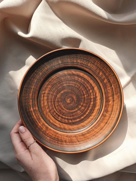 clay plates plates claydishes handmade Eco friendly gift ceramic plates  Diameter 18 cm Ceramic Plates Photography, Plate Photography Ideas, Boho Plates, Charger Plates Decor, Tableware Photography, Ceramic Plates Designs, Fine Dining Plating, Restaurant Plates, Brown Plates