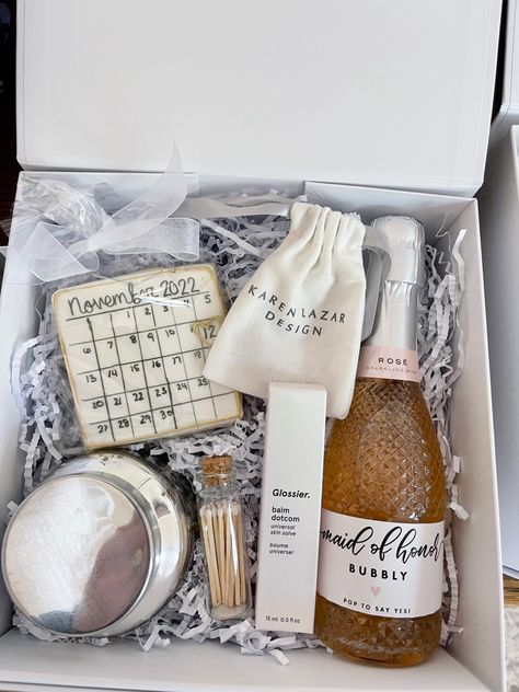 Gift Box, Bride Bach Party Favors Bridesmaid Gifts, Bridesmade Baskets, Bridesmaid Package Ideas, Classy Bridesmaids Gifts, Will You Be My Groomsmen Ideas, Bridesmaid Proposal Candles, Bridesmaid Proposal Box Ideas Rustic, Be My Bridesmaid Gifts, Bridesmaid Box Ideas Packaging