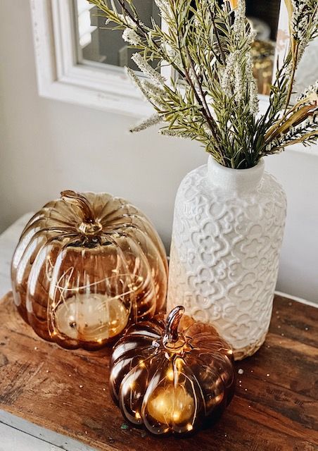 Neutral Harvest Decor, Fall Decor With Lights, Thanksgiving Astetic, Modern Fall Table Decor, Gold Fall Decor, Fall Lights, Home Fall Decor, Fall Mantle Decor, Fall Mantle