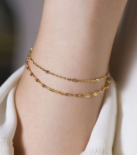 Cute Everyday Bracelets, Dainty Gold Bracelet Classy, Simple Gold Accessories, Minimal Gold Bracelet For Women, Gold Bracelet For Women Classy Indian, Minimal Bracelet Gold, Gold Bracelet For Women Classy Elegant, Dubai Gold Bracelet Design, Bracelets Gold Simple For Women Indian