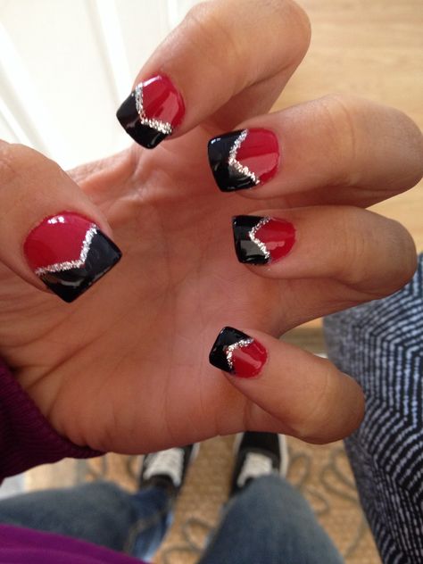 Red black and silver nails! Red And Black Football Nails, Tractor Nails, Uga Nails, Red Black And Silver Nails, Black And Red Nails Ideas, Red And Black Nails Design, Red And Black Nail Art, Black And Silver Nails, Red And Silver Nails