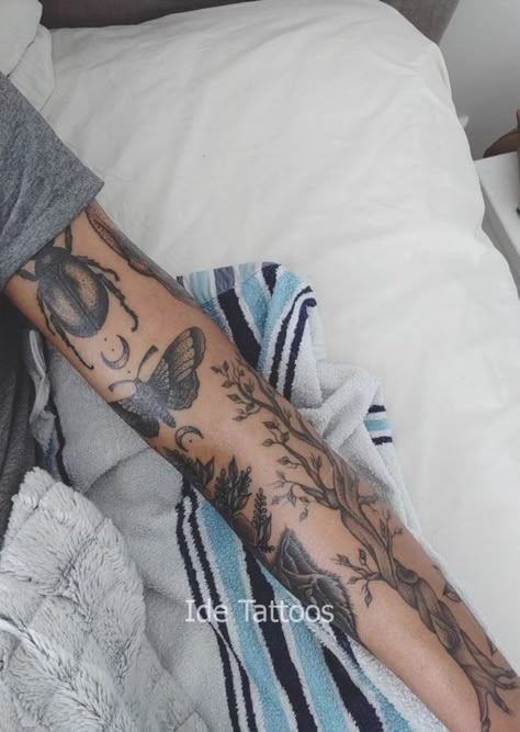 Nature Theme Tattoo, Tattoos Arm Mann, Natur Tattoo Arm, Tattoo Arm Sleeve, Nature Tattoo Sleeve, Black Art Tattoo, Model Tattoo, Tattoo Themes, Theme Tattoo