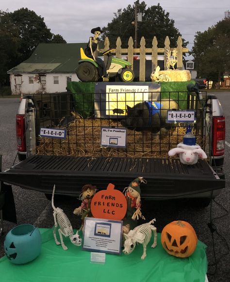 Old Mcdonald Trunk Or Treat, Trunk Or Treat Ideas Farm Theme, Ffa Trunk Or Treat, Farm Theme Trunk Or Treat Ideas, Old Macdonald Trunk Or Treat, Farm Animal Trunk Or Treat, Barnyard Trunk Or Treat Ideas, Chicken Trunk Or Treat Ideas, Petting Zoo Trunk Or Treat