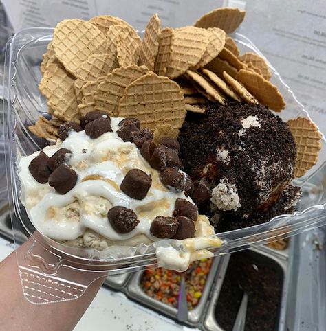 Unique Ice Cream Shop Ideas, Ice Cream Snacks Ideas, Quick Ice Cream Desserts, Crazy Ice Cream Ideas, Good Food Truck Ideas, Waffle Chips For Ice Cream, Bakery And Ice Cream Shop, Ice Cream Shop Recipes, I’ve Cream Truck