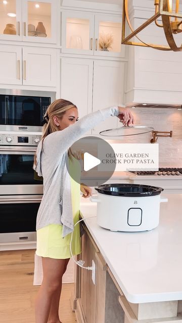 Forgotten Chicken Crockpot, Olive Garden Italian Chicken Crockpot, Drew Barrymore Crockpot Recipes, Sierra Honeycutt Recipes, Olive Garden Chicken Pasta Crockpot, Olive Garden Crockpot Chicken, Sierra Honeycutt, Olive Garden Recipe, Olive Garden Dressing