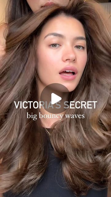 Laura Kim on Instagram: "Hairstyle tutorial ✨  The Victoria secret A big bouncy voluminous waves using hot tong- must try 🥹🥰  Styling with hot tools 32mm curling iron  @hairshop.com.au  . . . .  #hairblowout #hair #bigbouncyblowdry #blowdry #hairhacks #victoriassecrethair #hottools #hottoolscurlingiron #hairstyles" Bouncy Brunette Hair, Big Curl Hairstyles Wedding, Curls Hairstyles Tutorial, Hollywood Hair Waves Tutorial, Big Hair Waves, Big Wavy Hair Tutorial, Big Waves Tutorial, Extra Volume Hair, Voluminous Hair Cuts