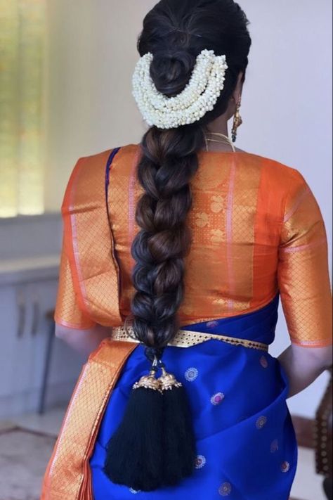 Introducing latest Bridal Hairstyles for South Indian Brides. #weddingbazaar #indianwedding #bridalhairstyle #southindianweddings #southindianbride #southindianhairstyleforsaree #southindianhairstylesimple #southindianhairstylebridal #southindianhairstyletraditional #southindianhairstylelehenga Muhurtham Hairstyle Bridesmaid, Traditional Muhurtham Hairstyle, Engagement Braided Hairstyles, Muhurtham Jadai Hairstyle, Muhurtham Hairstyle Indian, Hair Styles For Marriage, South Indian Hairstyles For Saree, Hairstyles For Marriage, Muhurtham Hairstyle