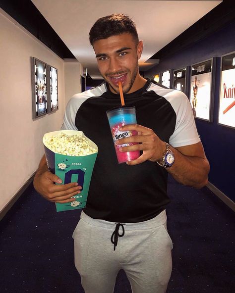 Tommy TNT Fury on Instagram: “Am I doing it right🍿??? @mollymaehague” Tommy Fury Aesthetic, Fury Aesthetic, Tommy Fury, Peach Aesthetic, Gym Outfit Men, Men Faces, Hallmark Movies, Style Aesthetic