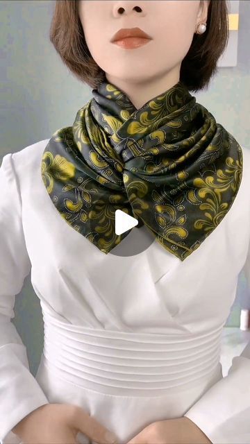 Phd-style on Instagram: "#scarfhacks #fashionpost #fashioninspo #styletips #styleinspo" Fancy Scarf, Iron Maiden T Shirt, Scarf Wearing Styles, Wear Scarf, Ways To Tie Scarves, Scarf Designs, Scarf Knots, Crochet Sweater Pattern Free, Ways To Wear A Scarf