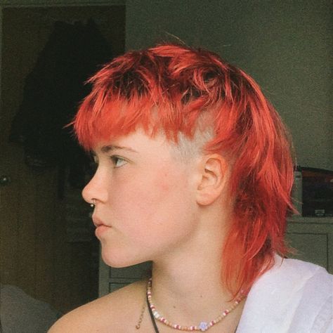 Pink And Orange Hair Short, Red Mullet Hair, Orange Mullet, Pink And Orange Hair, Red Mullet, Yellow Hair Color, Hair Inspiration Short, Haircut Inspiration, Funky Hairstyles