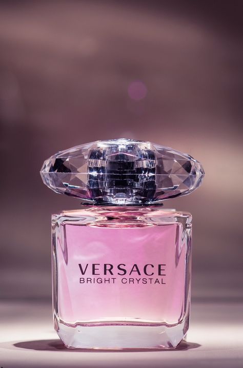 Vercase Perfumes, Versace Perfume Woman, Perfume Images, Versace Bright Crystal Perfume, Bright Crystal Perfume, Versace Parfum, Koleksi Parfum, Perfume Versace, Versace Perfume