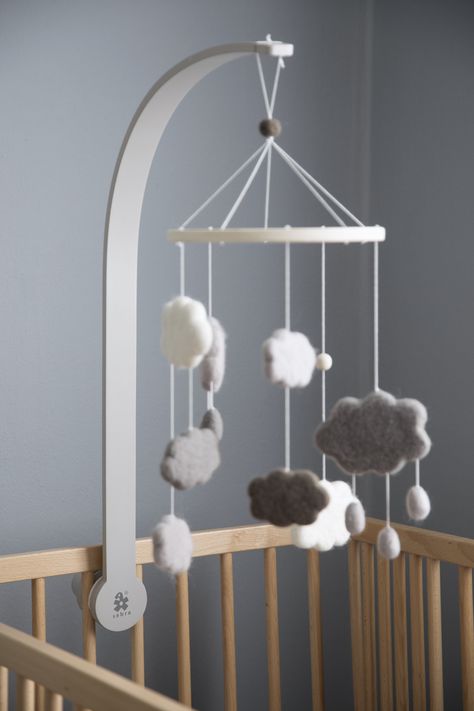 This sweet felt cloud baby mobile by Sebra from Nubie would look beautiful hung above a baby crib. The mobile has light and dark grey clouds with water droplets made from felt. Best Baby Cribs, Mobile Hanger, Baby Mobil, Cloud Mobile, Cot Mobile, Crib Toddler Bed, Felt Mobile, Mobile Holder, Baby Crib Mobile