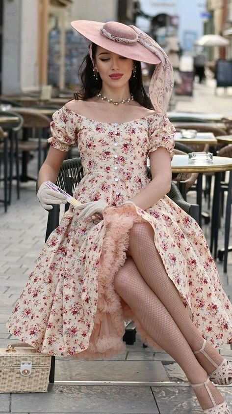 Retro Glamor Outfit, 40s Party Dress, Outfits For High Tea, 30s Outfits For Women, 40s Aesthetic Fashion, High Tea Attire, High Tea Outfits For Women, Tea Party Dress To Impress, Tea Attire