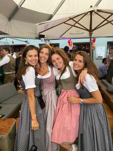 Dirndl Dress Aesthetic, Germany Traditional Dress, Octoberfest Aesthetic, Diy Dirndl Dress, Drindl Dress Oktoberfest, Octoberfest Outfits Diy, Oktoberfest Party Outfit, German Outfits Women, Dirndl Aesthetic