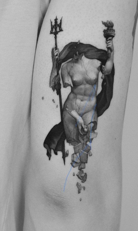 Greek Goddess Statue Tattoo, Nimbus Cloud Tattoo, Female Statue Tattoo, Marble Statue Tattoo, Sculpture Tattoo Ideas, Cracked Tattoo, Greek Sculpture Tattoo, Greece Mythology Tattoo, Greek Statue Tattoo