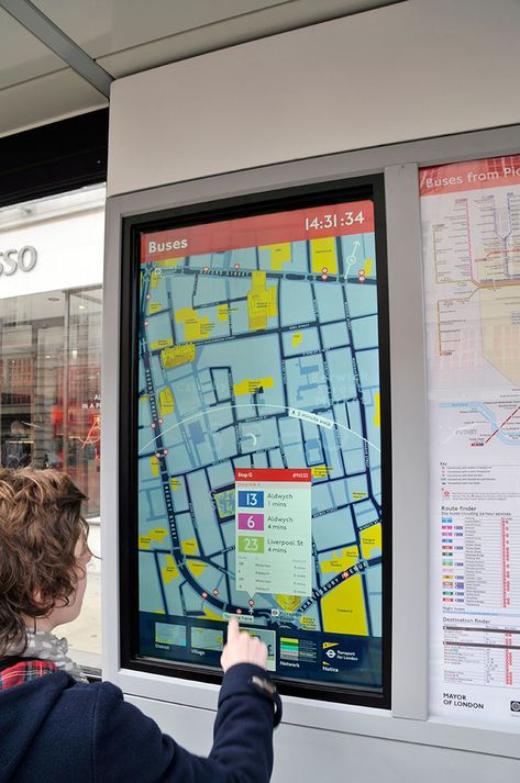 Real-time digital information mapping - Digital bus shelters for Transport for London. Digital Map Design, Bus Stop Design, London Buses, Wayfinding Signage Design, Bus Shelters, Sign System, Wayfinding Design, Wayfinding System, London Map