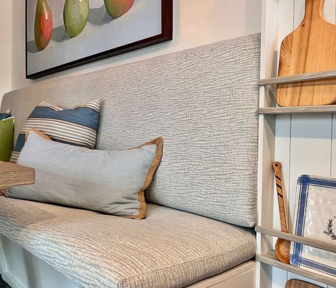 Easy DIY: Best Wall Hung Backrest And Custom Bench Cushion Diy Banquette Seating With Storage, Diy Dining Banquette, Banquette Seating With Storage, Diy Banquette Seating, Banquette Seating Diy, Kitchen Nook Bench, Diy Banquette, Diy Bench Cushion, Diy Bench Seat