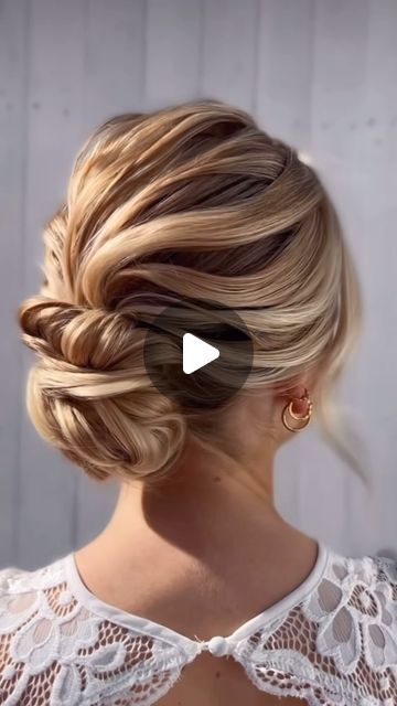 Tutorial Chignon, Chignon Tutorial, Chignon Hairstyle, Bride Ceremony, Chignon Hair, Elegant Wedding Hair, Wedding Hair, Elegant Wedding, Hair Tutorial