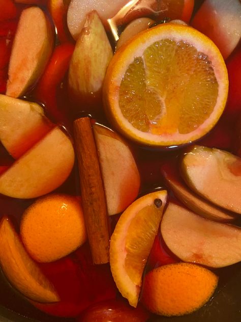 christmas aesthetic Mulled Cider Aesthetic, Apple Cider Aesthetic Fall, Hot Cider Aesthetic, Hot Apple Cider Aesthetic, Mulled Wine Aesthetic, Apple Cider Aesthetic, Cider Aesthetic, Grey November, Hygge Winter