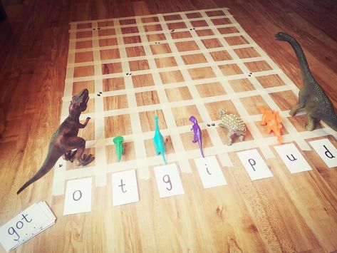 Phonics Family Favourites – Phonics Family Phonics Games Eyfs, Dinosaur Activities Preschool, Digraph Words, Tricky Words, Initial Sounds, Dinosaur Activities, Reading Games, Phonics Games, Word Practice