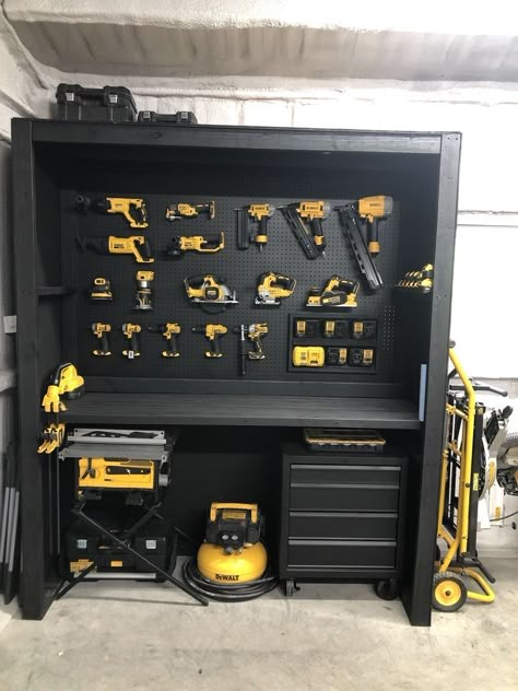 Garage Workshop Layout, Man Cave Ideas, Diy Garage Work Bench, Garage Storage Inspiration, Garage Workshop Plans, Diy Garage Storage Cabinets, Garage Design Interior, Garage Organisation, Garage Workshop Organization