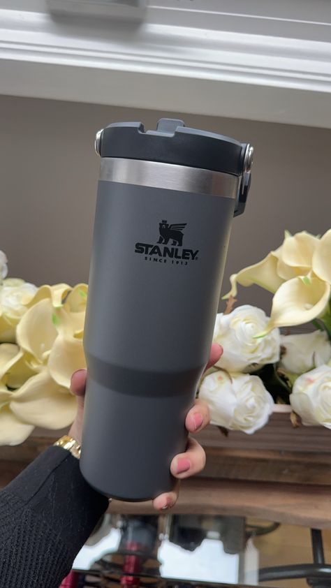 Stanley Ice Flow Leak Prof Water Bottle, handle and foldable straw. #stanley #waterbottle #black #new #shop Stanley Ice Flow Tumbler, Stanley Iceflow Aesthetic, Stanley Cup Tumbler, Black Stanley Cup, Stanley Aesthetic, Stanley Bottle, Starbucks Merchandise, Ideas Aniversario, Water Bottle Flip