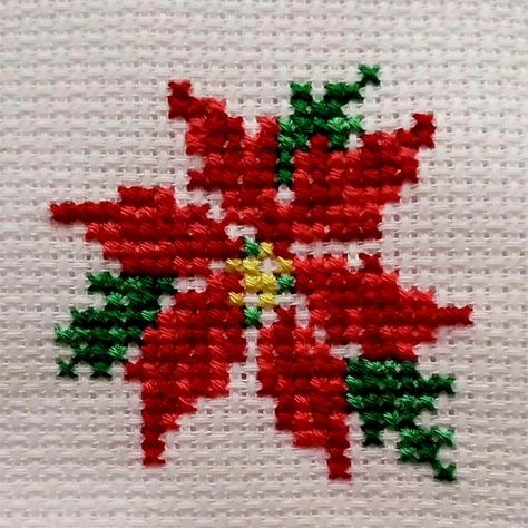 Christmas Star Cross Stitch Pattern, Christmas Cross Stitch Patterns Free, Cross Stitch Christmas Cards, Bordados Tambour, Easy Cross Stitch Patterns, Holiday Cross Stitch, Xmas Cross Stitch, Cross Stitch Christmas Ornaments, Cross Stitch Tree