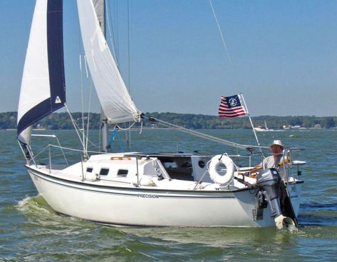 Sailing Basics, Wooden Sailboat, Small Sailboats, Small Boats, Sailing Yacht, Small Living, Antique Furniture, Boats, Sailing