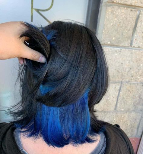 Dark Black And Blue Hair Short Look Blue Hair Underneath, Blue And Black Hair, Midnight Blue Hair, Short Blue Hair, Blue Hair Highlights, Blue Black Hair, Dyed Hair Blue, Dark Blue Hair, Hair Color Underneath