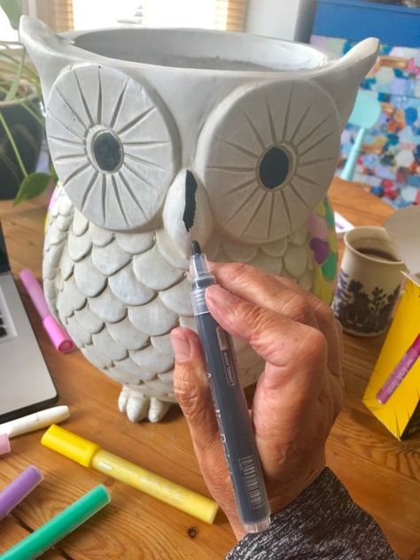 How To Make Owls Crafts, Owl Diy Crafts, Diy Owl Crafts, Owl Planter Diy, Owl Flower Pot, Owl Clay Art, Owl Clay Sculpture Easy, Owl Diy, Owl Pottery