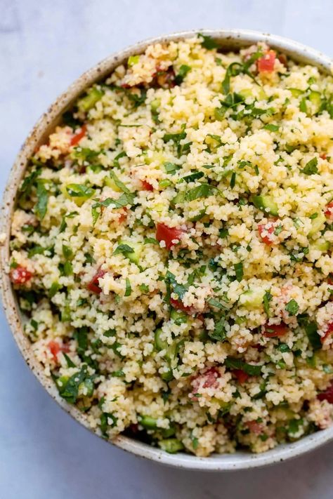 A simple tabbouleh recipe made with couscous and lots of fresh veggies and herbs. Light and fresh and perfect for a healthy lunch or a dinner side dish! Couscous Recipes Salad, Couscous Tabbouleh, Simple Couscous Recipes, Tabbouleh Salad Recipe, Tabbouleh Recipe, Bon Appetite Recipes, Tabbouleh Salad, Dinner Side, Couscous Recipes