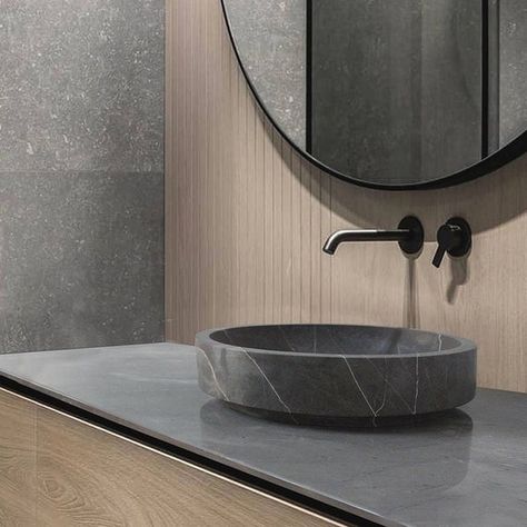 25 Grey Bathroom Ideas You Must See Dark Grey Floor Bathroom, Bathroom Dark Grey Floor, Grey Floor Bathroom, Dark Grey Floor, Dark Grey Bathroom, Grey Bathroom Ideas, Dark Gray Bathroom, Grey Bath, Tiled Bathroom