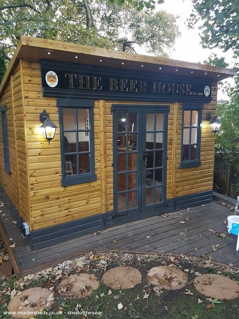 Tiny Pub Ideas, Outdoor Mancave Ideas, Beer House Design, Backyard Pub Shed Ideas, She Shed Bar Ideas, Pub Shed Ideas, Shed Pub Ideas, Backyard Man Cave Sheds, Backyard Pub Shed