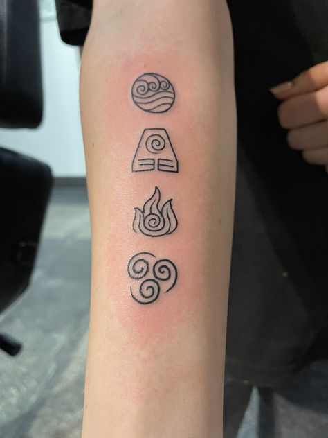 Water, earth, fire & air symbols inspired by Avatar: The Last Airbender. Tattoo Planets, Simbolos Tattoo, Element Tattoo, Atla Tattoo, Cardinal Tattoo, Avatar Tattoo, Tattoo Wallpaper, Tattoo Dotwork, Petit Tattoo