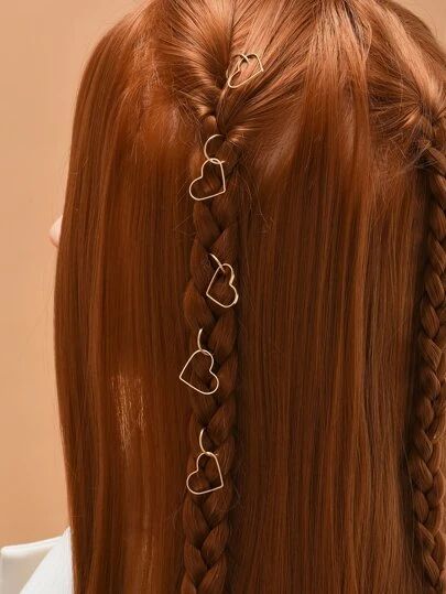 Heart Hair Ring, Pretty Unique Hairstyles, Hair Braid Jewelry, Hairstyle With Rings, Cool Hair Styles For Long Hair, Pretty Hair Accessories, Hair With Charms, Aesthic Hair Styles, Hairstyles With Charms