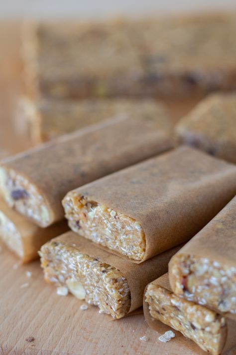 Easy and Healthy Granola Bars - Handmade Farmhouse Mediterranean Diet Granola Bars, Food Processor Granola Bars, Thm Granola Bars, Granola Bars No Honey, Granola Bars Recipe Healthy, Baked Granola Bar Recipe, Clif Bars Recipe, Healthy Granola Bars Homemade No Sugar, Simple Granola Bars