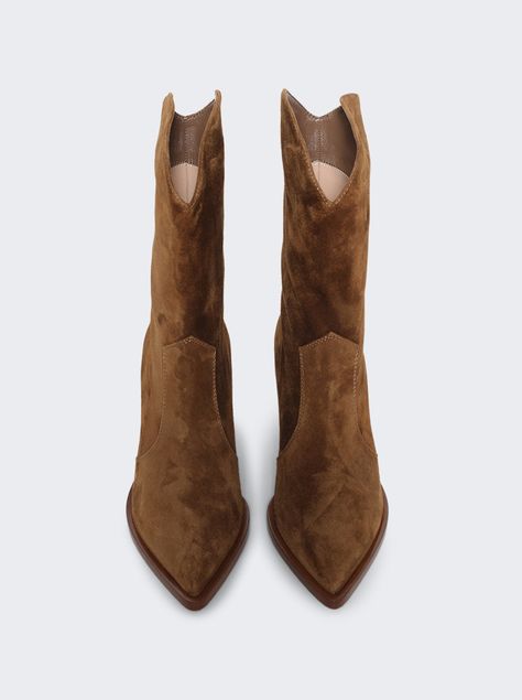 Find GIANVITO ROSSI Suede Ankle Boots on Editorialist. Pull-on style Almond toe Heel Height: 80 mm Block heel Dimensions: Listed in EU sizing. Fits true to size Composition: Upper: 100% Suede; Sole: Rubber Care: Care according to label Brown Suede Ankle Boots Outfit, Brown Suede Boots Outfit, Suede Boots Outfit, Beige Suede Boots, Womens Fall Boots, Brown Suede Shoes, Suede Cowboy Boots, Cotton Casual Pants, Brown Suede Boots