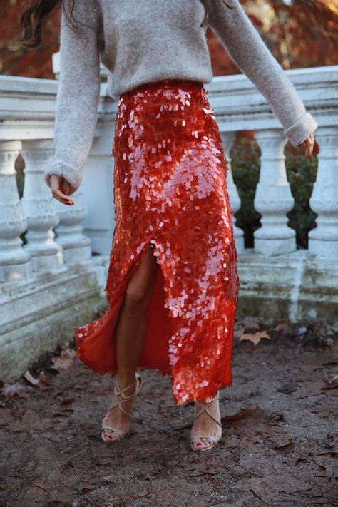 Sequin Skirt Outfit, Sequin Skirts, Mode Tips, Looks Country, Sequin Outfit, Mode Vintage, Looks Style, Mode Inspiration, Skirt Outfits