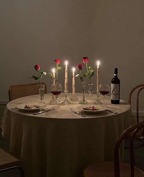 Romantic Dates, Romantic Dinner Tables, Romantic Dinner Decoration, حفل توديع العزوبية, تصميم الطاولة, Dinner Party Table, Dinner Table Setting, Dinner Decoration, Date Dinner