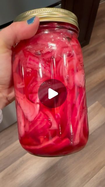 ToniAnn Taibi on Instagram: "We put these pickled onions on everything 🤤

Here’s how we make them…

Add the following ingredients to a quart jar:
-sliced red onion (we really pack these in—use 1-2 onions depending on how big they are)
-peeled whole garlic cloves (as much as you want, we usually do 1-2 cloves)
-a bay leaf 

In a saucepan, add the following:
-2 cups white vinegar
-3 tbsp kosher salt
-3 tbsp granulated sugar
-whole peppercorns 
-crushed peppercorns 
-a couple whole cloves (optional)
-celery seed (optional)

Bring to a boil and then pour over the onions. Leave on the counter to cool, and then transfer to the fridge. These will start to develop a beautiful bright pink color within a few hours. They keep in the fridge for months, but I promise you’ll eat them all before much ti Picked Red Onions Recipe, Homemade Pickled Red Onions, How To Pickle Red Onions, Sweet Pickled Red Onions, Soup Wonton, Pickle Onions, Picked Red Onions, Red Onion Recipes, Pickled Onion