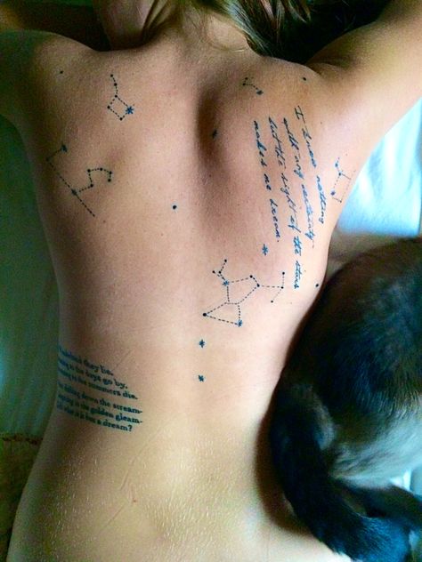 Constellation back tattoo. Top right quote: "I know nothing with any certainty, but the sight of the stars makes me dream."- Van Gogh Constellation Back Tattoo, Star Constellation Tattoo, Beautiful Back Tattoos, Tattoo Son, Girl Back Tattoos, I Know Nothing, Tattoo Back, Skin Images, Magic Tattoo