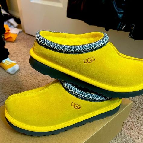 Yellow Ugg slide slippers size 4 woman's Yellow Uggs, Ugg Fashion, Ugg Slipper, Ugg Slides, Slide Slippers, Ugg Slippers, Hype Shoes, Custom Charms, Slide On