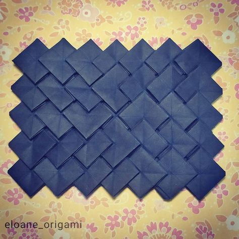 Elô Origami on Instagram: “Spread of clovers Tessellation. Designed by Shuzo Fujimoto. Folded with the Tessellation group.. 16x20cm color plus 80g . . . . . . .…” Origami Tessellation, Geometric Template, Origami Patterns, Paper Origami, Maltese Cross, Maltese, Diy Paper, Paper Craft, Paper Art